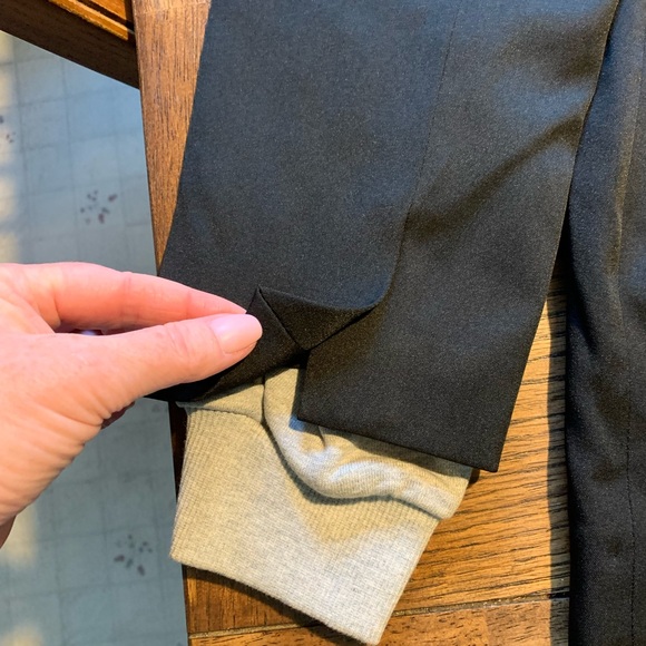 Boston Bruins Women's Black Blazer with Logo - Picture 11 of 14